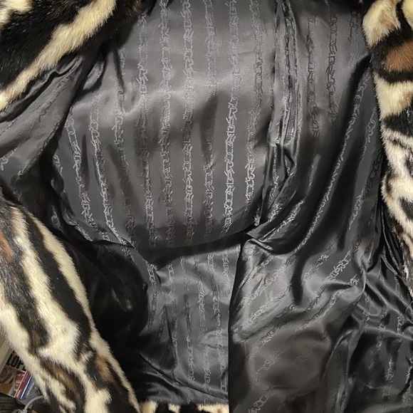 Carven Animal Print Faux Fur Coat - Picture 6 of 16
